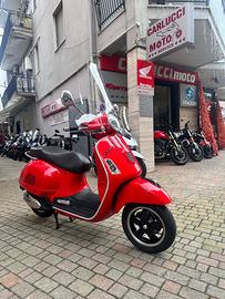 Piaggio Vespa 300 GTS