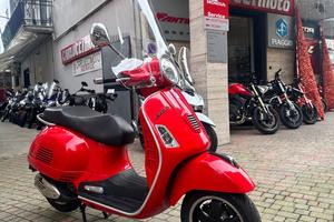 Piaggio Vespa 300 GTS