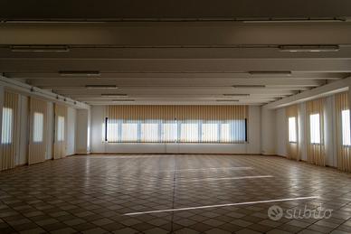 Spazio commerciale indipendente di 400 mq
