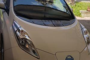 Auto Elettrica Nissan Leaf 