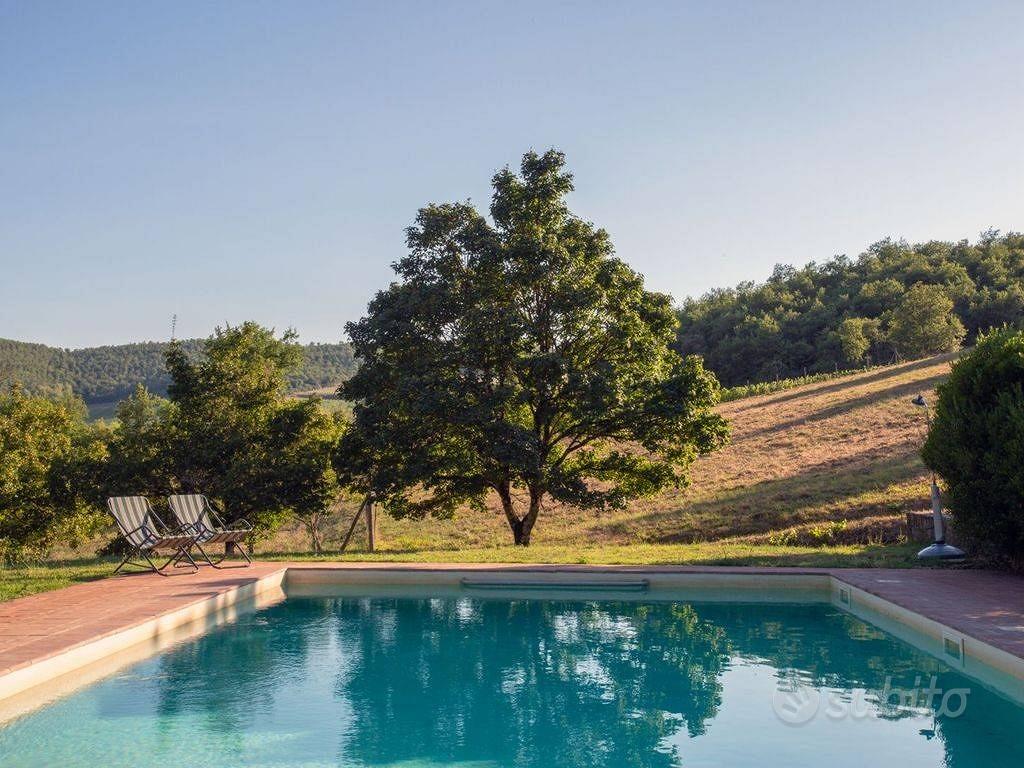 Rustico / Casale di 480 m² con 5 locali e box auto - Vista 4
