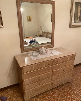 Camera da letto in legno con marmi originali
