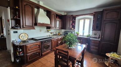 Cucina in legno massello