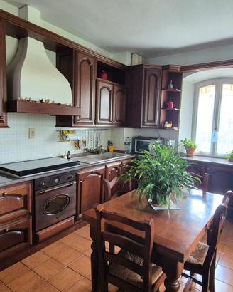 Cucina in legno massello