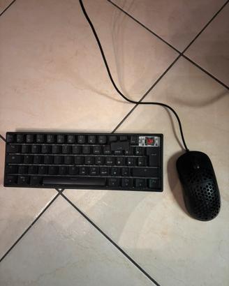 Tastiera meccanica e mouse