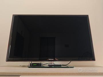 TV Samsung 46 pollici con decoder. Funzionante.