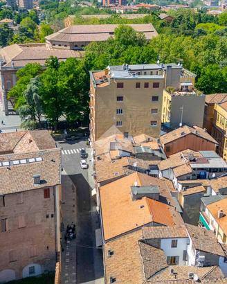 3 LOCALI A REGGIO NELL'EMILIA