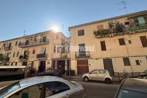 Ampio quadrilocale con mansarda in buono stato in