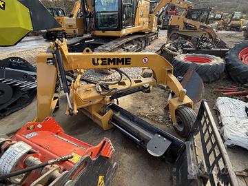 Grader Uemme Cobra 2700 per minipala