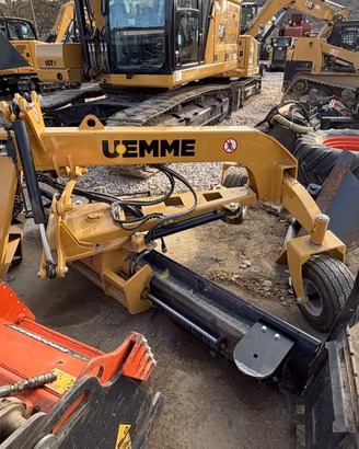 Grader Uemme Cobra 2700 per minipala