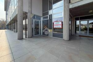 NEGOZIO A DESENZANO DEL GARDA