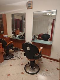 Arredamento negozio da parrucchiere 