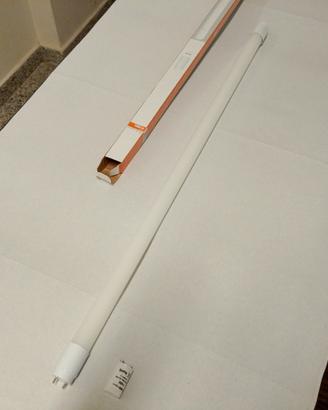 coppia neon  LED T8 Tubo 74Cm 10W = 25W/830 G13 10