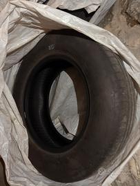 Gomme auto ESTIVE