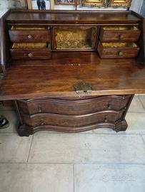 mobile antico in noce