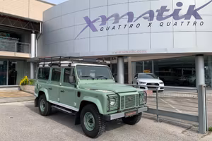 LAND ROVER Defender 110 2.2 TD4 Station Wagon He