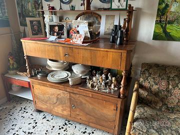 Credenza in noce inizio XX sec