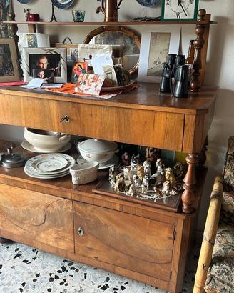 Credenza in noce inizio XX sec