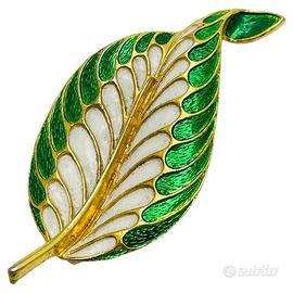 Spilla firmata JJ con foglia d'oro e smalto massic