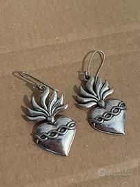 Orecchini vintage, argentati, sacro cuore