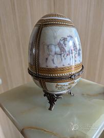 uovo di ceramica Royal Family 