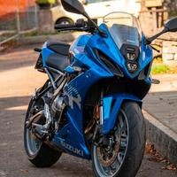Suzuki Gsx-8R 2025 (900 novecento) kilometri. 