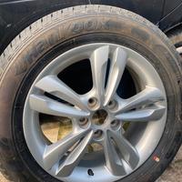 cerchio in lega con gomma 225/60/17 R tucson
