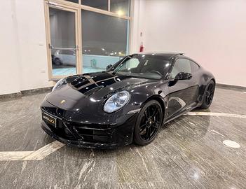 Porsche 911 Carrera 4 GTS