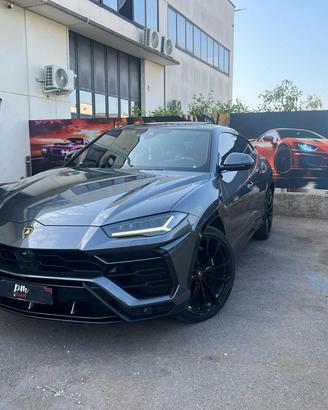 LAMBORGHINI Urus 4.0