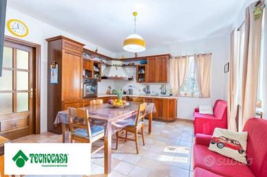 CASA SEMINDIPENDENTE A PAVAROLO