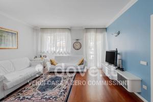 Appartamento di 195 m² con 5 locali e box auto a J