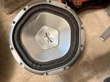 Subwoofer altoparlante audio per auto