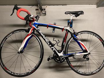 Pinarello corsa in carbonio