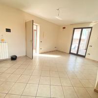 VIA INNAMORATI; 3Vani 3°Piano+Posto Auto MAF625