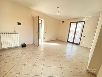 VIA INNAMORATI; 3Vani 3°Piano+Posto Auto MAF625