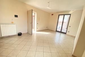 VIA INNAMORATI; 3Vani 3°Piano+Posto Auto MAF625