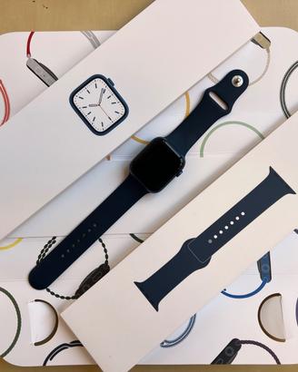 Apple Watch Series 7 (GPS) 45mm, vers. Nike midnig