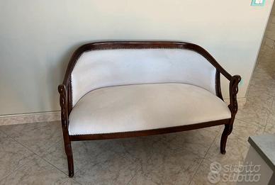 Divanetto in stile