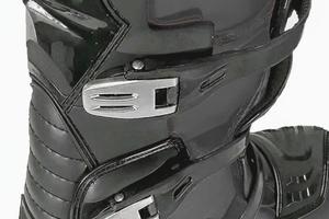 Attrezzatura Enduro -stivali, casco, guanti, calze