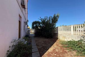 Appartamento al piano terra da ristrutturare