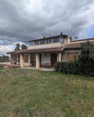 Villa di 383 m² con più di 5 locali e box auto dop