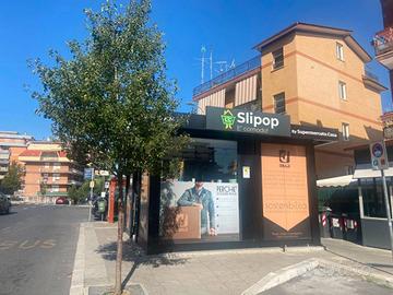 Attività / Licenza di 25 m² con 1 locale a Montero