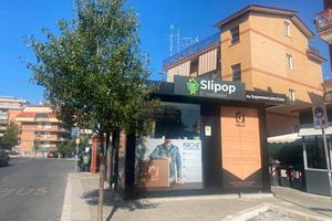 Attività / Licenza di 25 m² con 1 locale a Montero