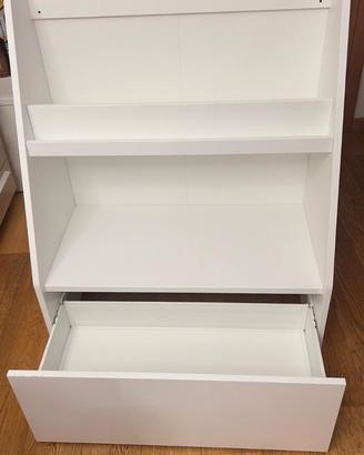 Libreria con cassettone