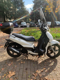 Scooter Peugeot Tweet 125