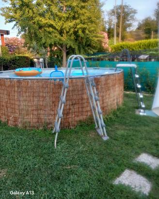 scaletta per piscina