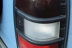 MITSUBISHI PAJERO 1998 - STOP POSTERIORE DESTRO E 
