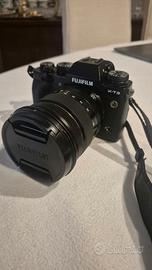 Fotocamera Fuji XT3 con obiettivo Fujion 16-80