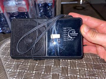Radio tascabile fm con sveglia vintage