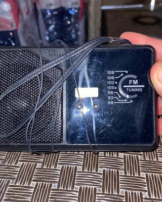 Radio tascabile fm con sveglia vintage